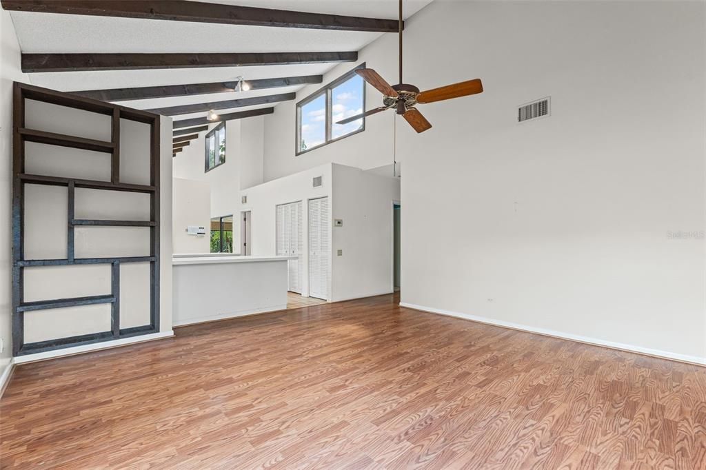 Active With Contract: $485,000 (3 beds, 2 baths, 2310 Square Feet)