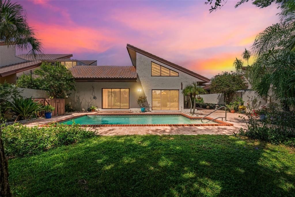 Active With Contract: $485,000 (3 beds, 2 baths, 2310 Square Feet)