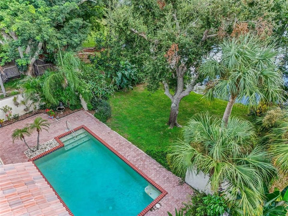 Active With Contract: $485,000 (3 beds, 2 baths, 2310 Square Feet)