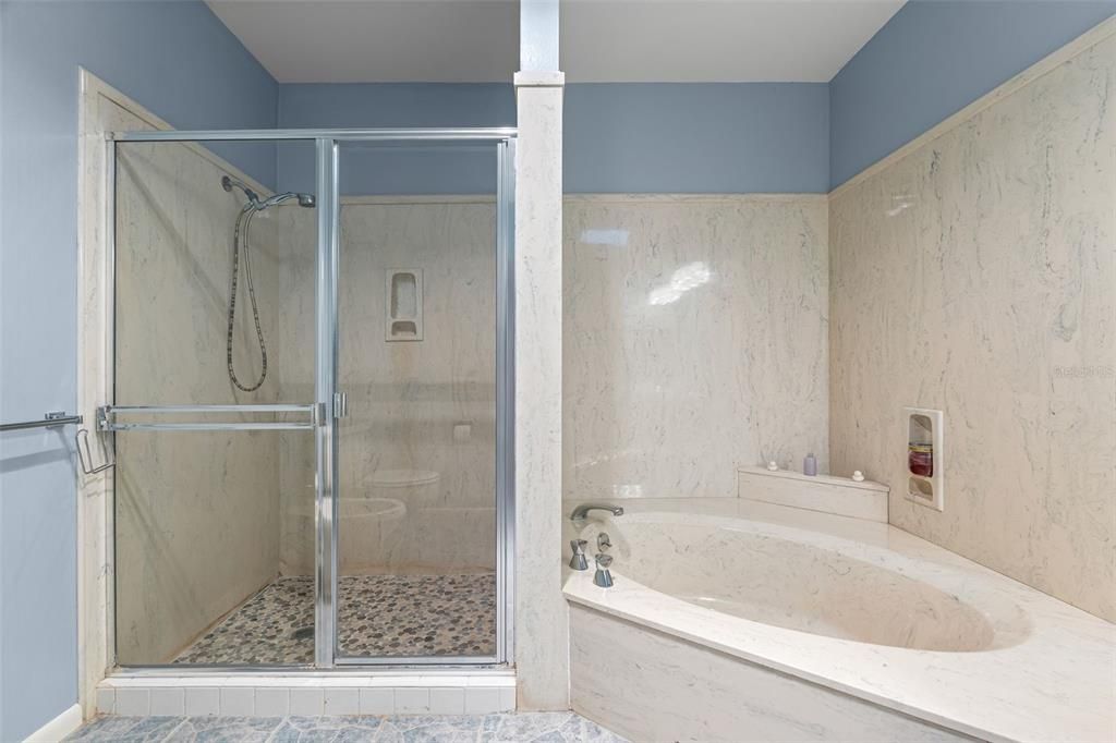 Active With Contract: $485,000 (3 beds, 2 baths, 2310 Square Feet)