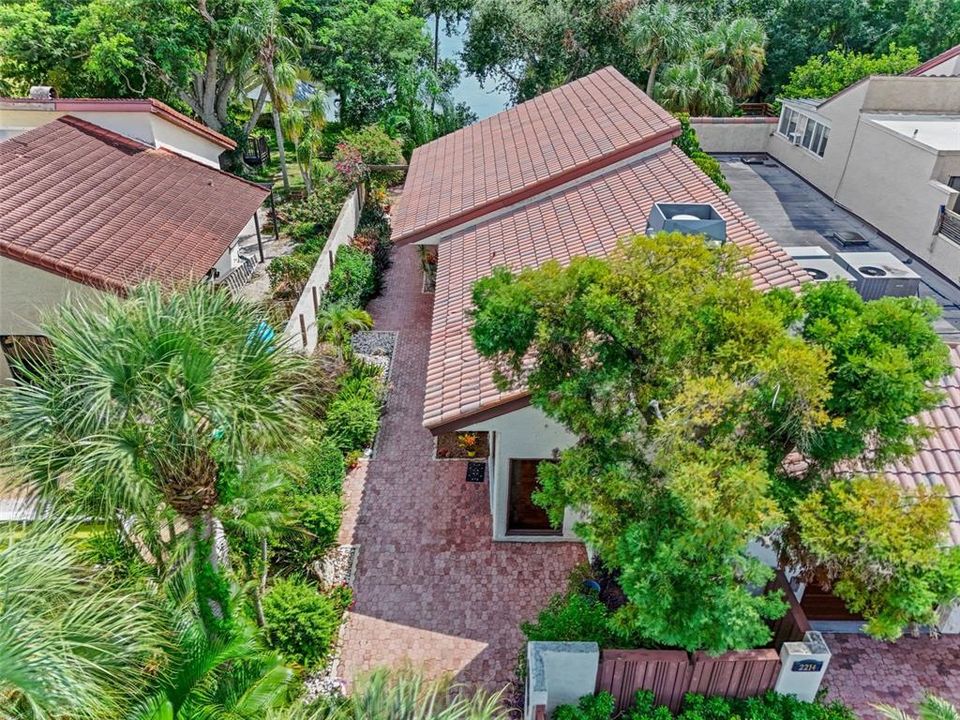 Active With Contract: $485,000 (3 beds, 2 baths, 2310 Square Feet)