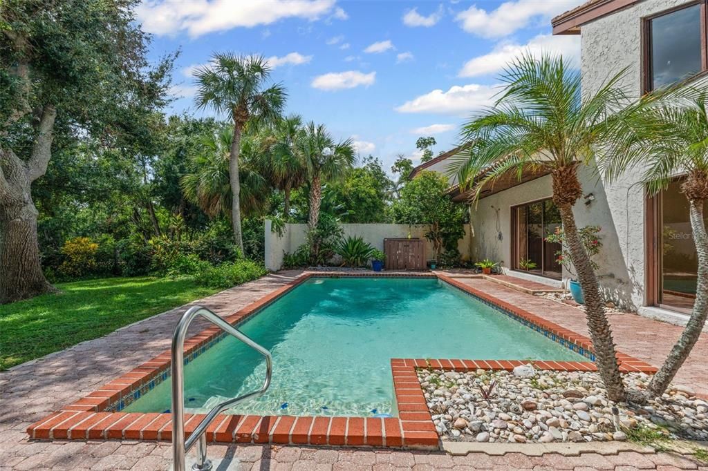 Active With Contract: $485,000 (3 beds, 2 baths, 2310 Square Feet)