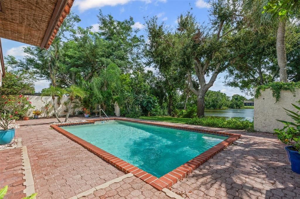 Active With Contract: $485,000 (3 beds, 2 baths, 2310 Square Feet)