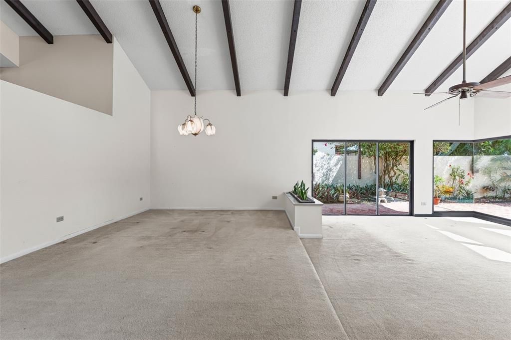 Active With Contract: $485,000 (3 beds, 2 baths, 2310 Square Feet)