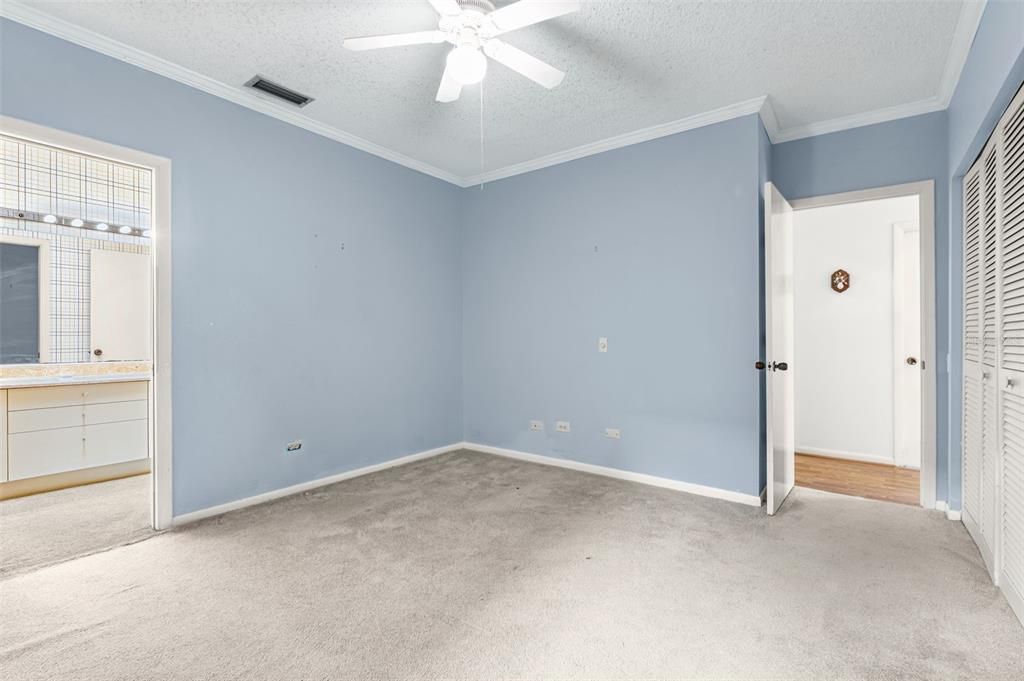 Active With Contract: $485,000 (3 beds, 2 baths, 2310 Square Feet)