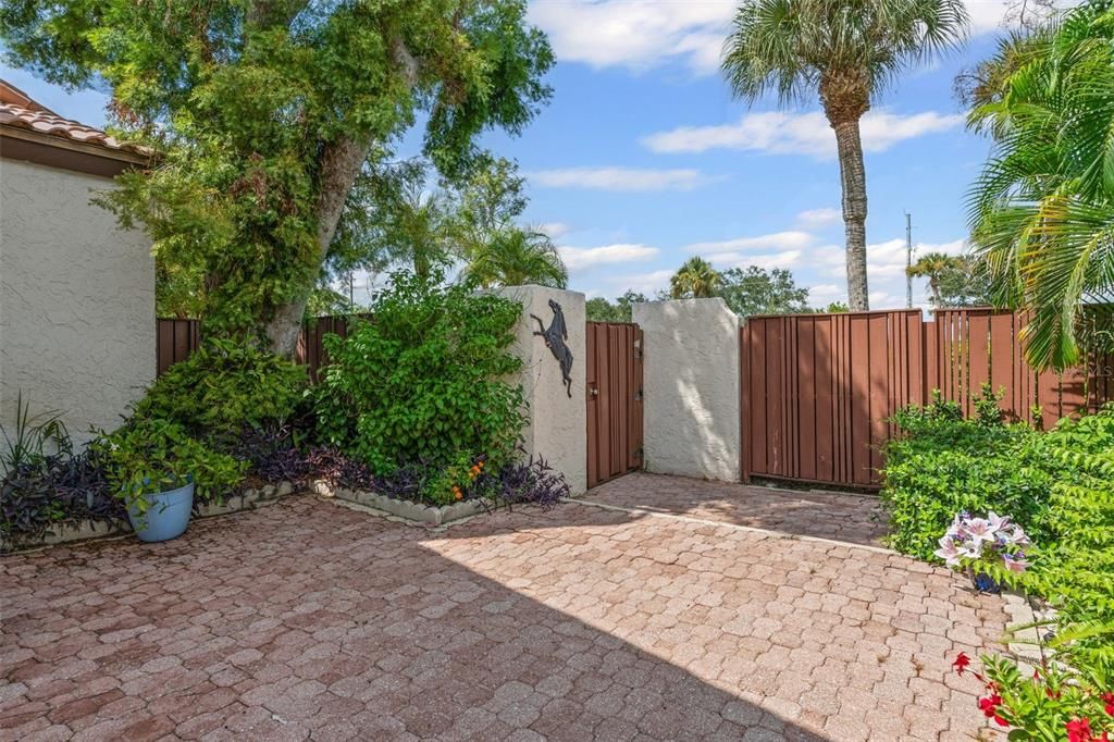 Active With Contract: $485,000 (3 beds, 2 baths, 2310 Square Feet)