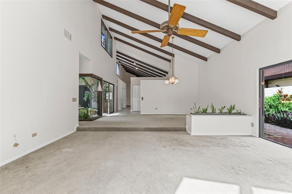 Active With Contract: $485,000 (3 beds, 2 baths, 2310 Square Feet)