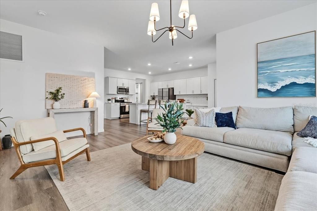 Activo con contrato: $575,000 (5 camas, 3 baños, 3285 Pies cuadrados)