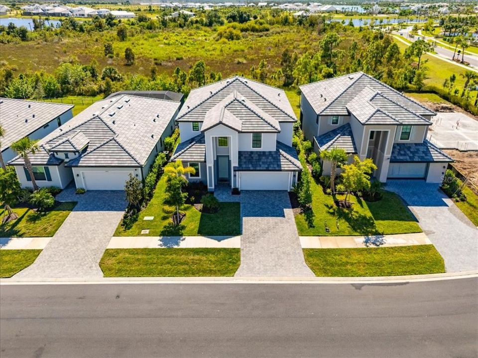 Activo con contrato: $575,000 (5 camas, 3 baños, 3285 Pies cuadrados)