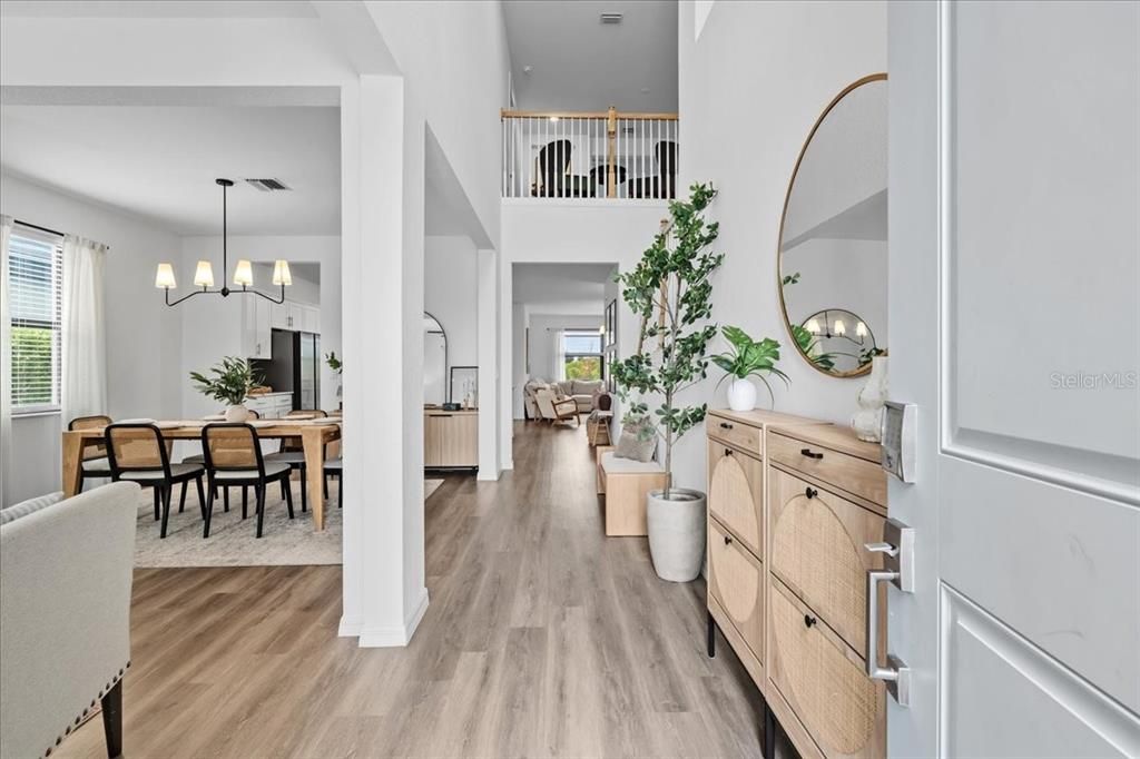 Activo con contrato: $575,000 (5 camas, 3 baños, 3285 Pies cuadrados)