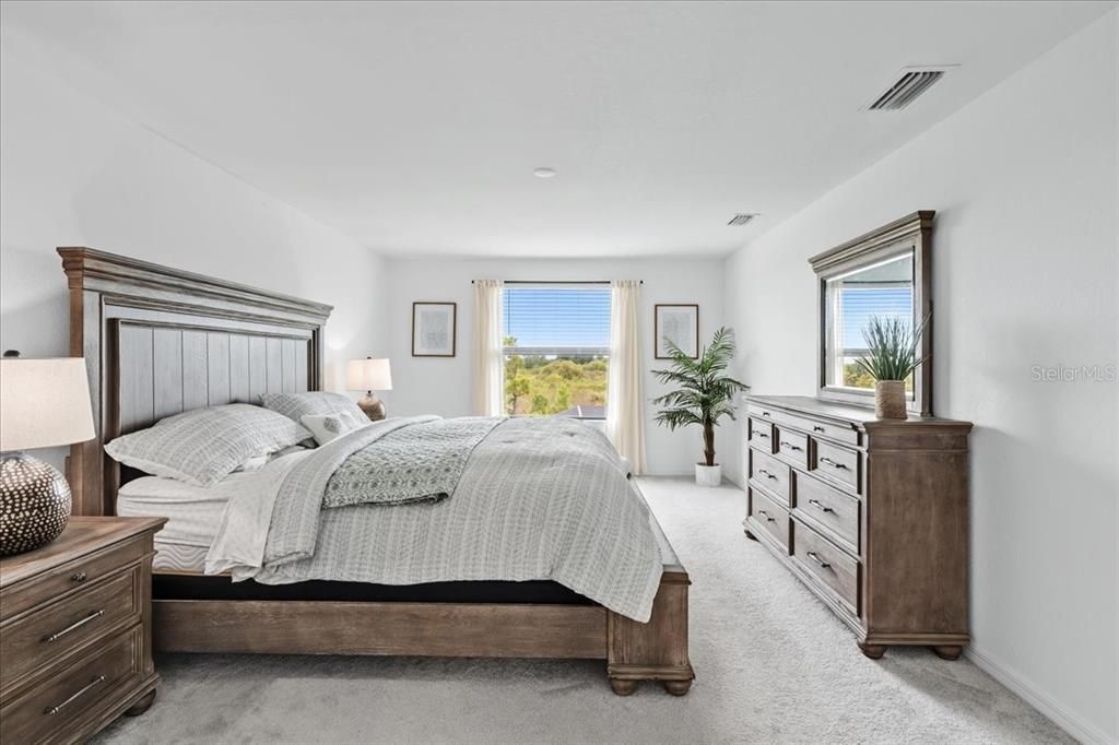 Activo con contrato: $575,000 (5 camas, 3 baños, 3285 Pies cuadrados)