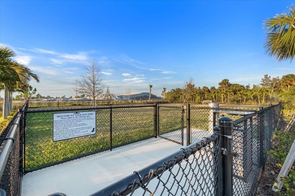 Activo con contrato: $575,000 (5 camas, 3 baños, 3285 Pies cuadrados)