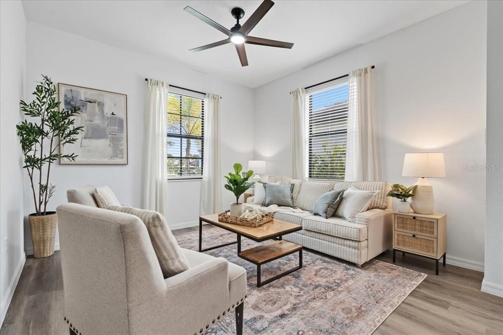 Activo con contrato: $575,000 (5 camas, 3 baños, 3285 Pies cuadrados)