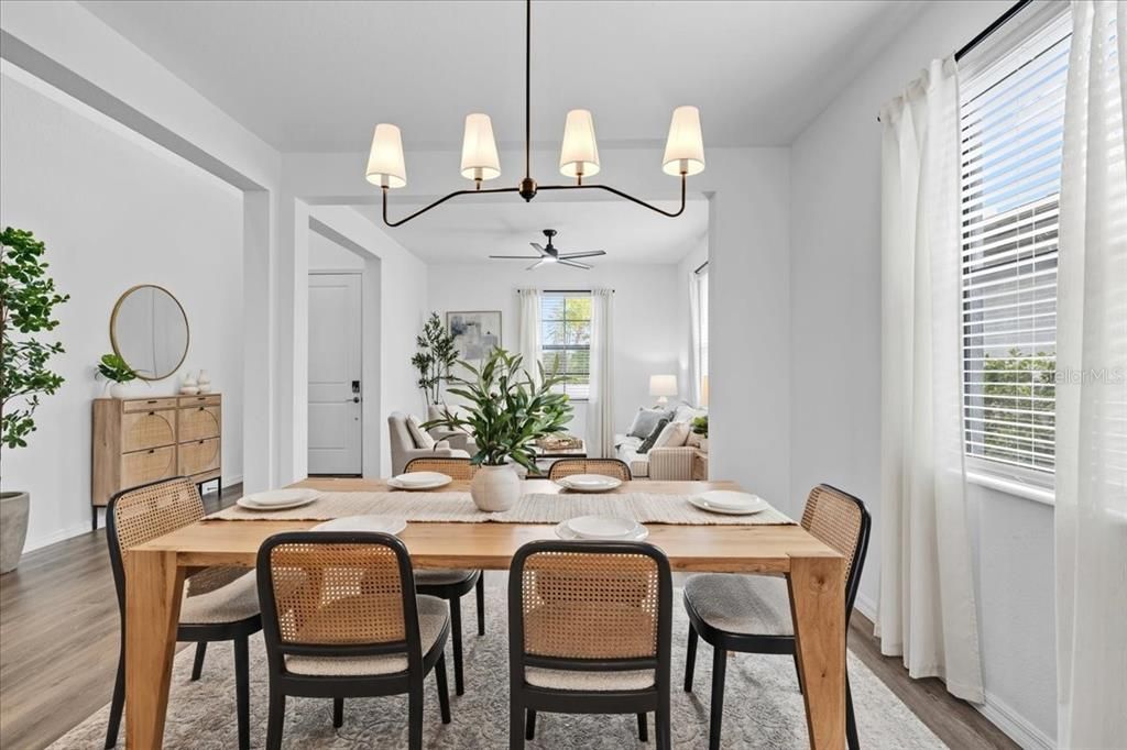 Activo con contrato: $575,000 (5 camas, 3 baños, 3285 Pies cuadrados)