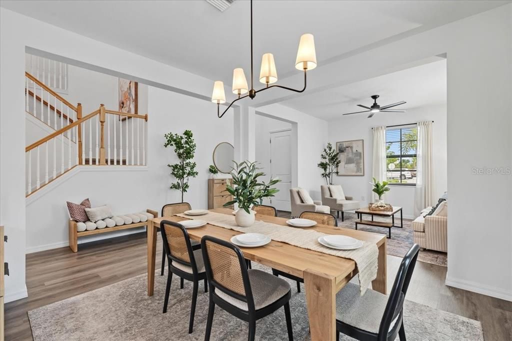 Activo con contrato: $575,000 (5 camas, 3 baños, 3285 Pies cuadrados)