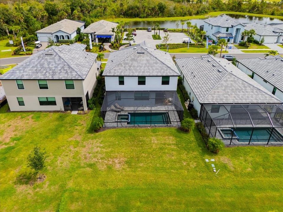 Activo con contrato: $575,000 (5 camas, 3 baños, 3285 Pies cuadrados)