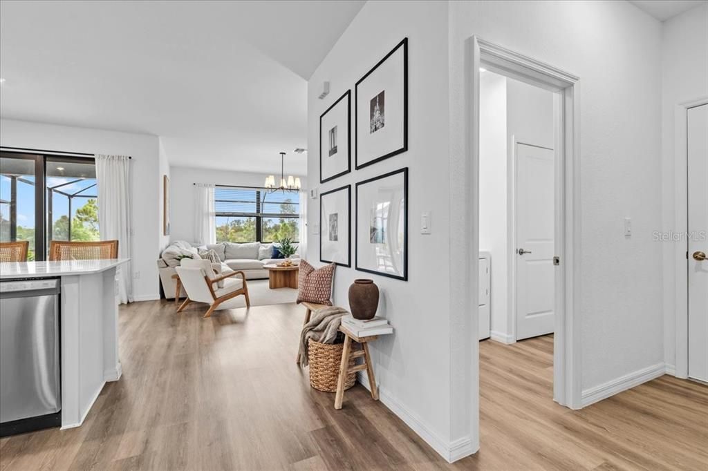 Activo con contrato: $575,000 (5 camas, 3 baños, 3285 Pies cuadrados)