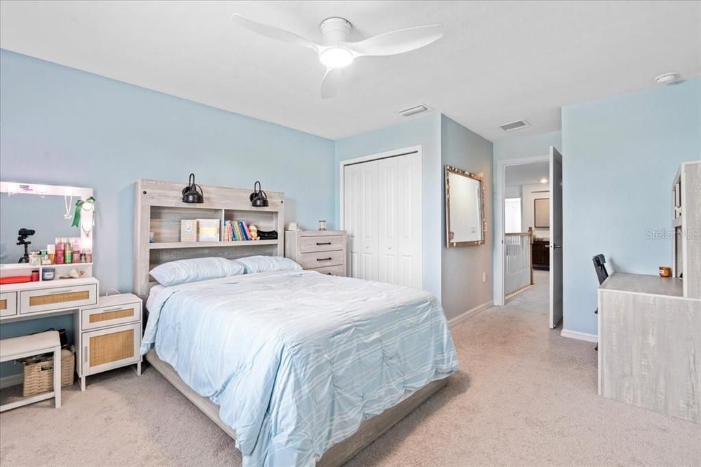 Activo con contrato: $575,000 (5 camas, 3 baños, 3285 Pies cuadrados)