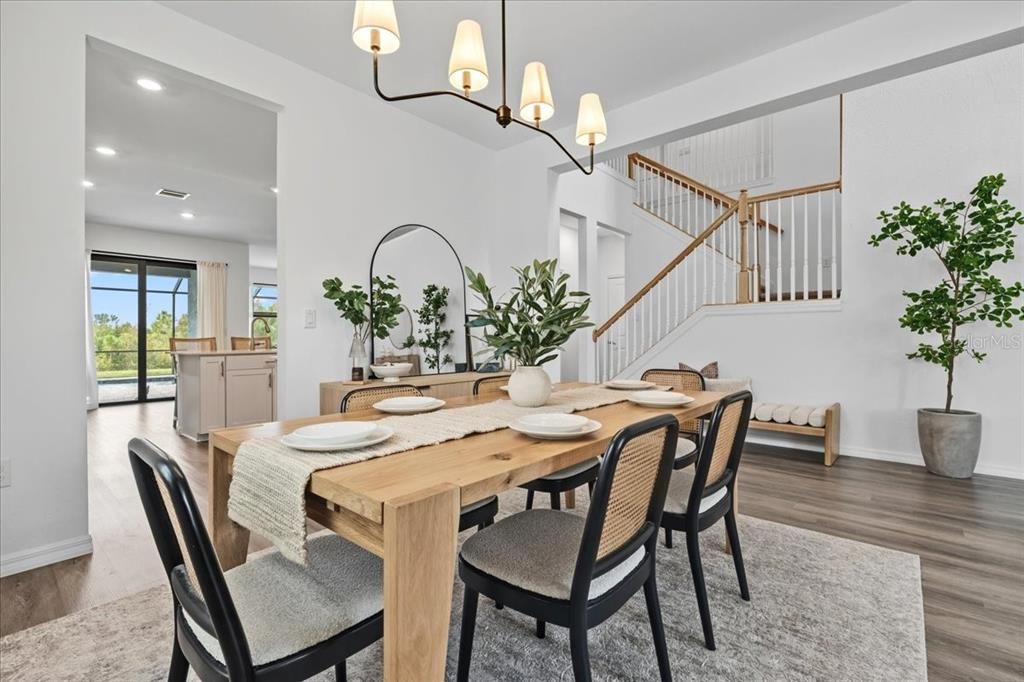 Activo con contrato: $575,000 (5 camas, 3 baños, 3285 Pies cuadrados)