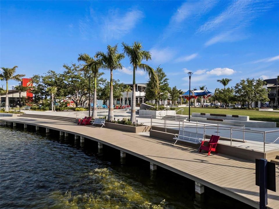 Activo con contrato: $575,000 (5 camas, 3 baños, 3285 Pies cuadrados)