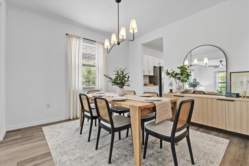 Activo con contrato: $575,000 (5 camas, 3 baños, 3285 Pies cuadrados)