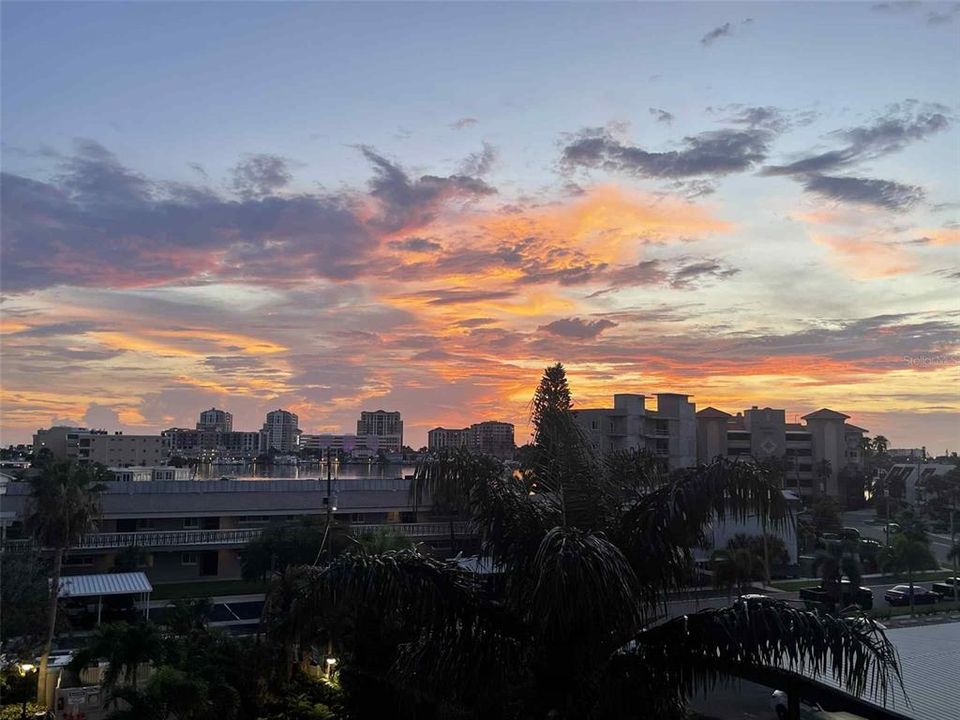 出租: $2,700 (2 贝兹, 2 浴室, 1240 平方英尺)