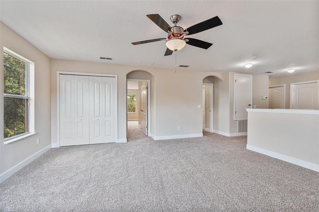 For Sale: $599,000 (6 beds, 3 baths, 3341 Square Feet)