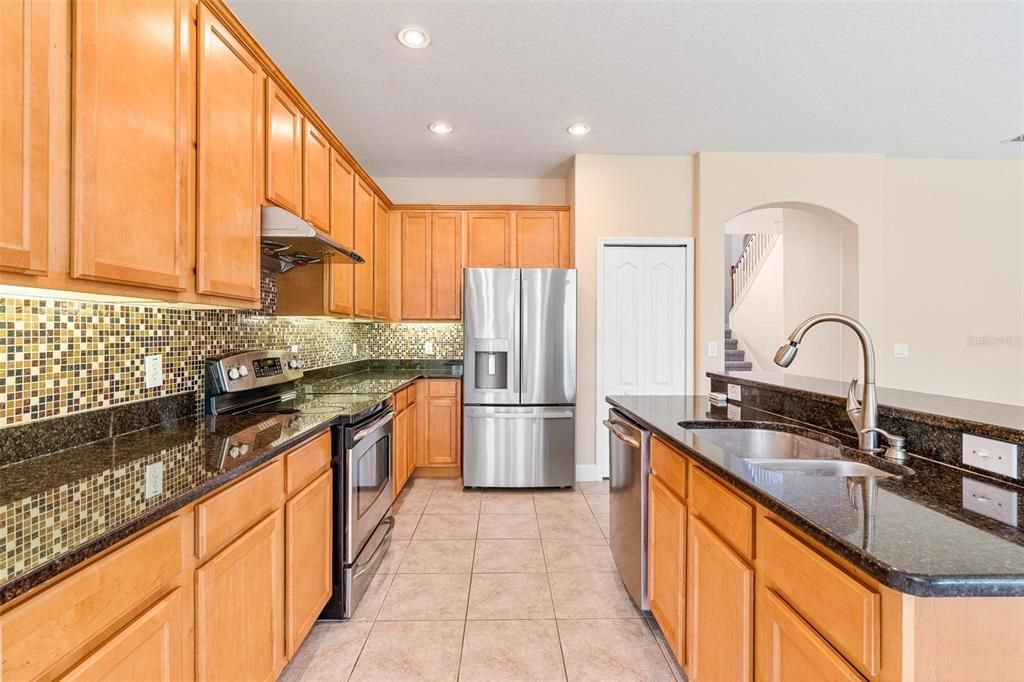 For Sale: $599,000 (6 beds, 3 baths, 3341 Square Feet)