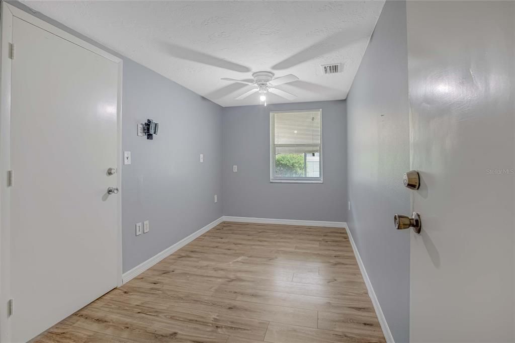 待售: $389,000 (2 贝兹, 0 浴室, 1147 平方英尺)