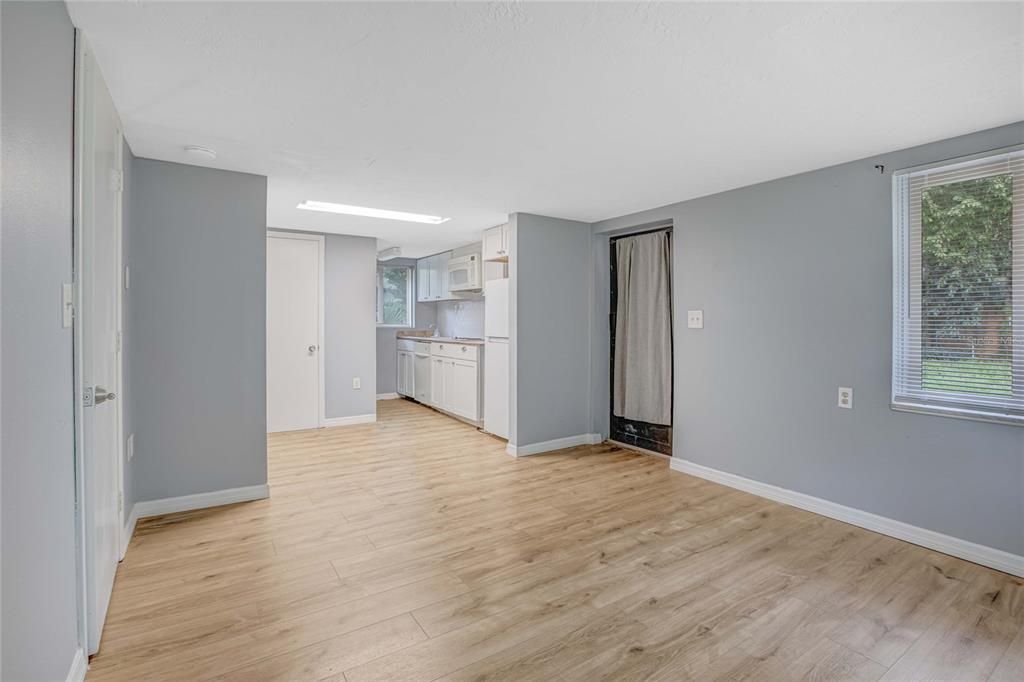 待售: $389,000 (2 贝兹, 0 浴室, 1147 平方英尺)