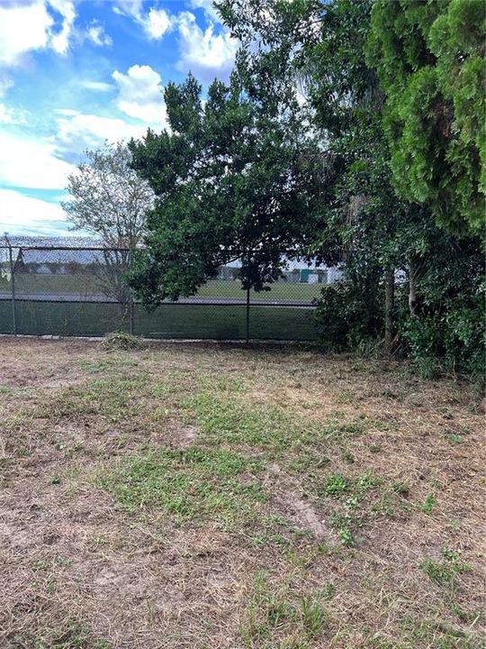 For Rent: $1,500 (3 beds, 1 baths, 840 Square Feet)