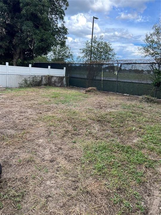 For Rent: $1,500 (3 beds, 1 baths, 840 Square Feet)