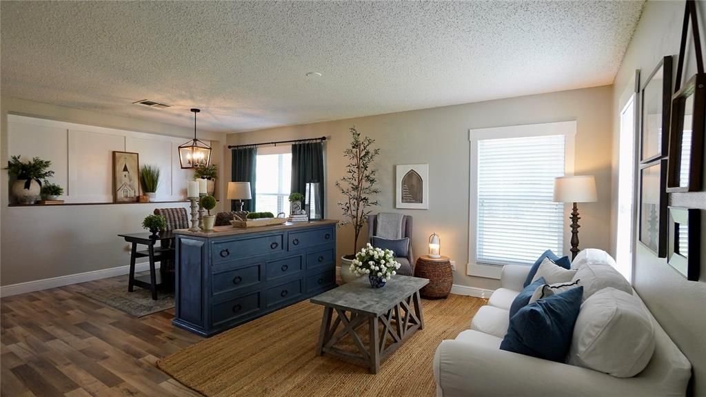 Activo con contrato: $575,000 (3 camas, 2 baños, 2582 Pies cuadrados)