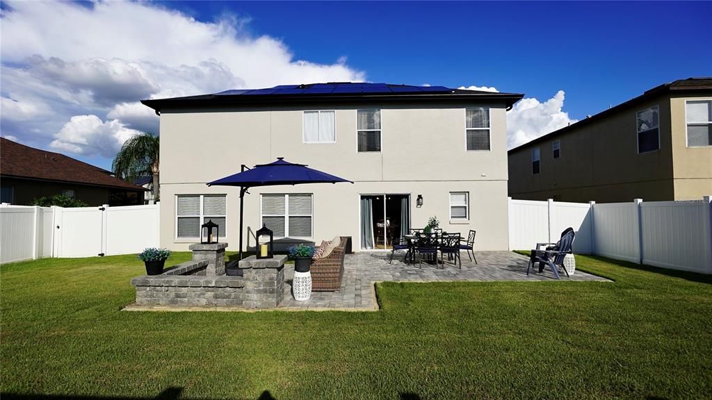 Activo con contrato: $575,000 (3 camas, 2 baños, 2582 Pies cuadrados)