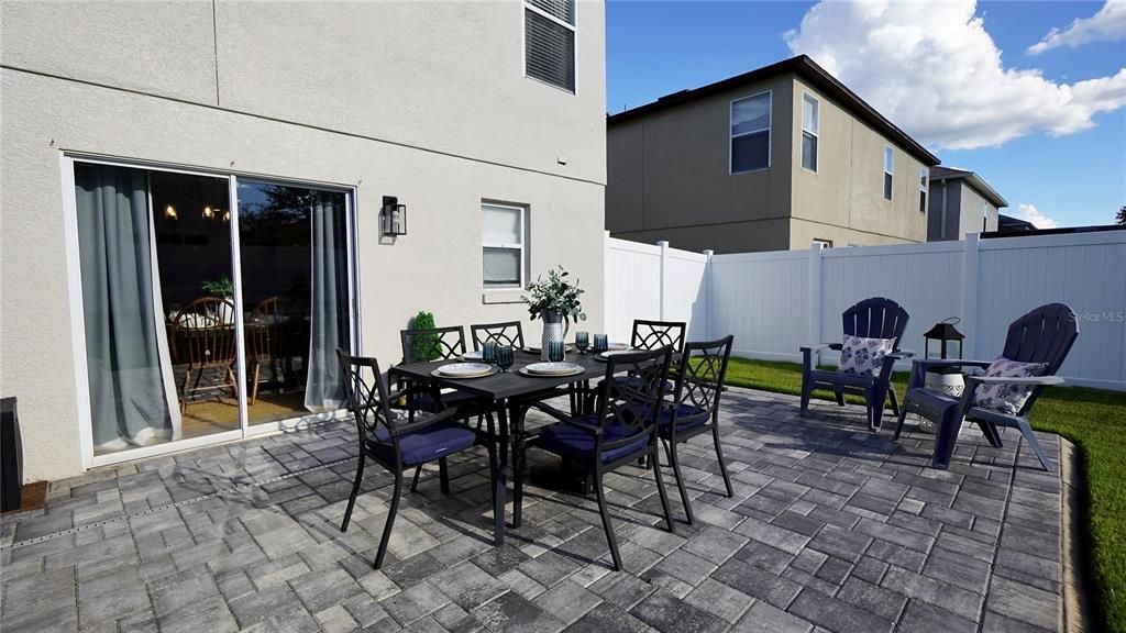 Activo con contrato: $575,000 (3 camas, 2 baños, 2582 Pies cuadrados)