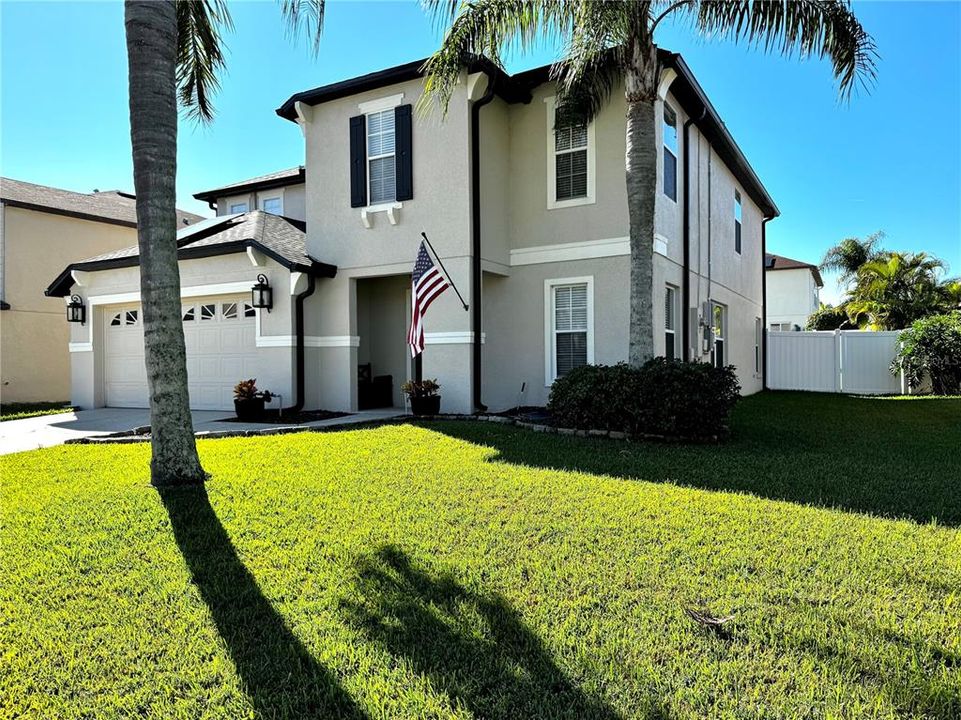 Activo con contrato: $575,000 (3 camas, 2 baños, 2582 Pies cuadrados)