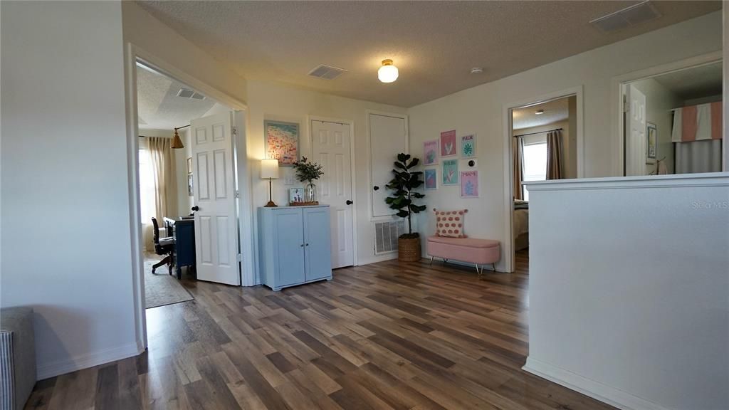 Activo con contrato: $575,000 (3 camas, 2 baños, 2582 Pies cuadrados)