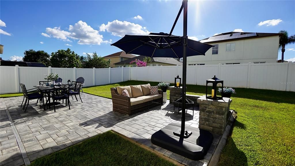 Activo con contrato: $575,000 (3 camas, 2 baños, 2582 Pies cuadrados)