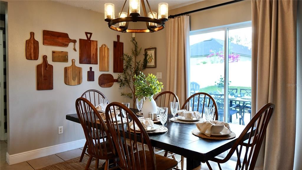 Activo con contrato: $575,000 (3 camas, 2 baños, 2582 Pies cuadrados)