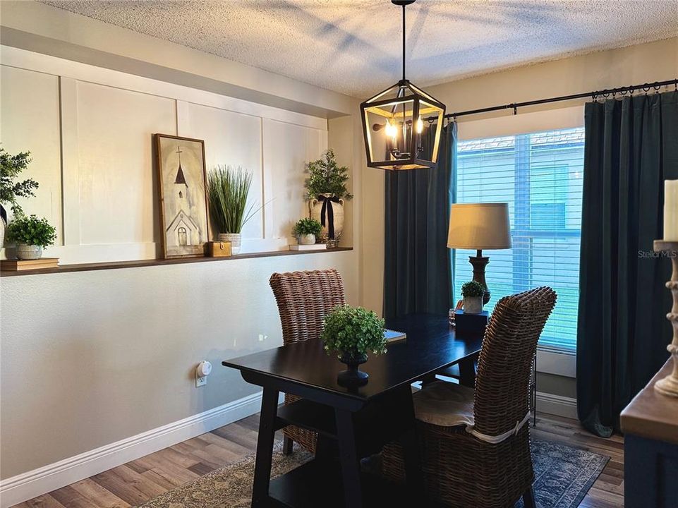 Activo con contrato: $575,000 (3 camas, 2 baños, 2582 Pies cuadrados)