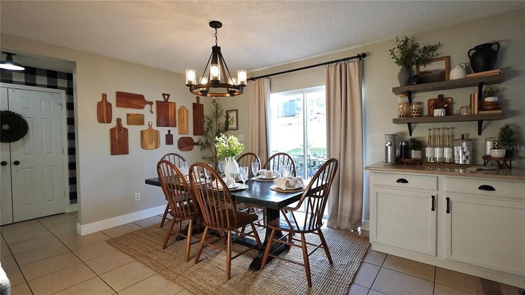 Activo con contrato: $575,000 (3 camas, 2 baños, 2582 Pies cuadrados)