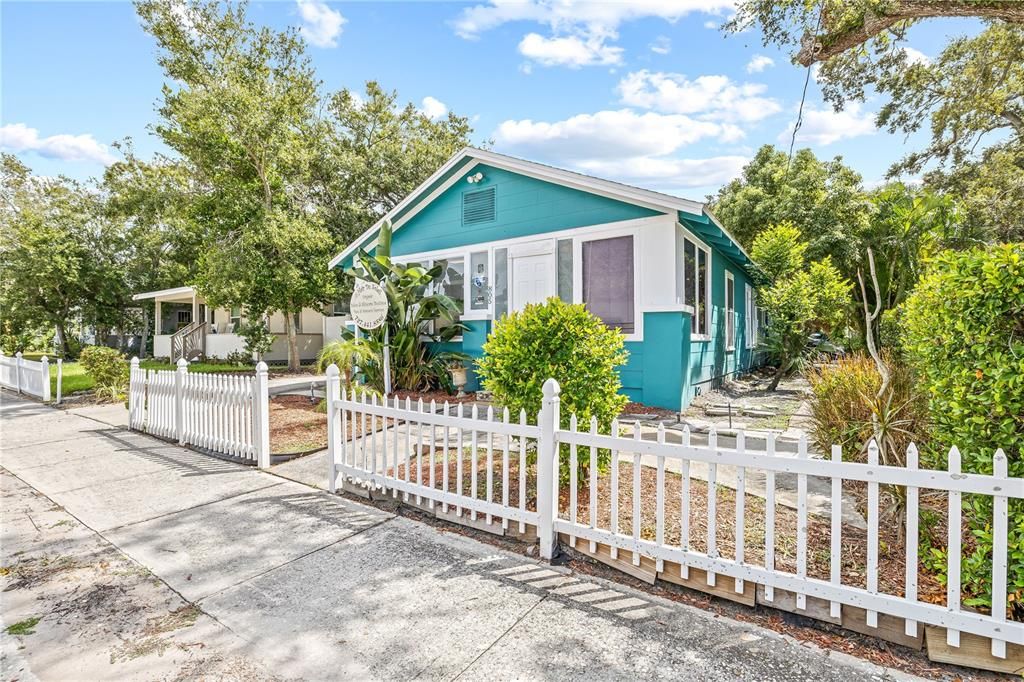 For Sale: $349,000 (0 beds, 0 baths, 1076 Square Feet)