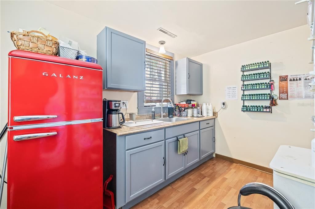 For Sale: $349,000 (0 beds, 0 baths, 1076 Square Feet)