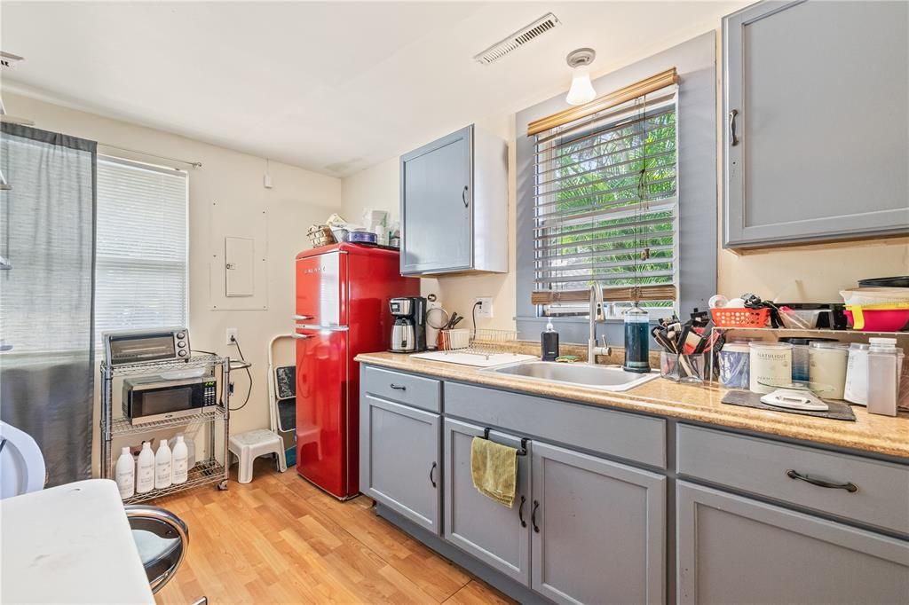 For Sale: $349,000 (0 beds, 0 baths, 1076 Square Feet)