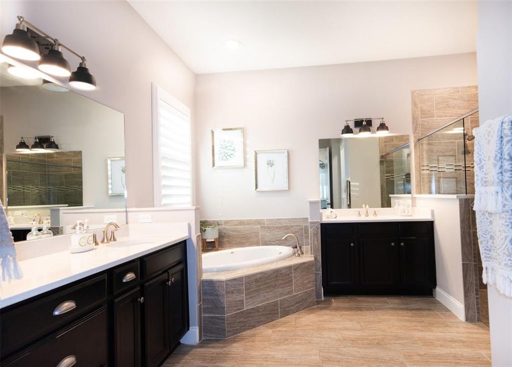 待售: $979,000 (4 贝兹, 4 浴室, 3309 平方英尺)