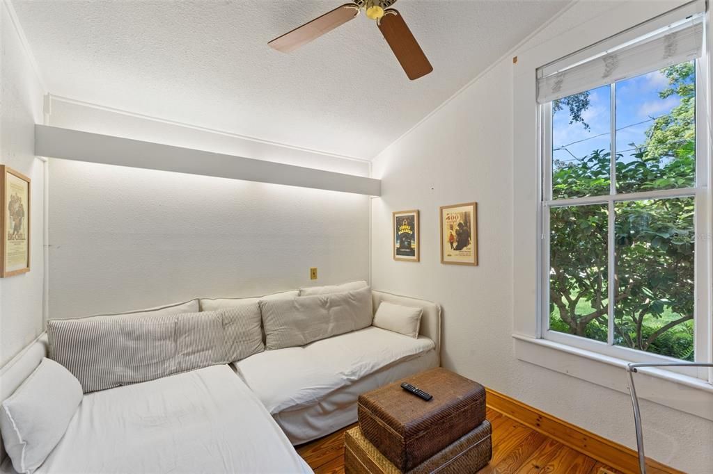 For Sale: $1,675,000 (4 beds, 3 baths, 2160 Square Feet)