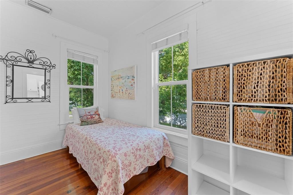 For Sale: $1,675,000 (4 beds, 3 baths, 2160 Square Feet)