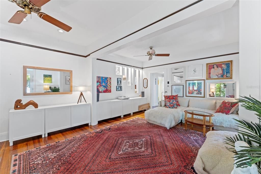 For Sale: $1,675,000 (4 beds, 3 baths, 2160 Square Feet)