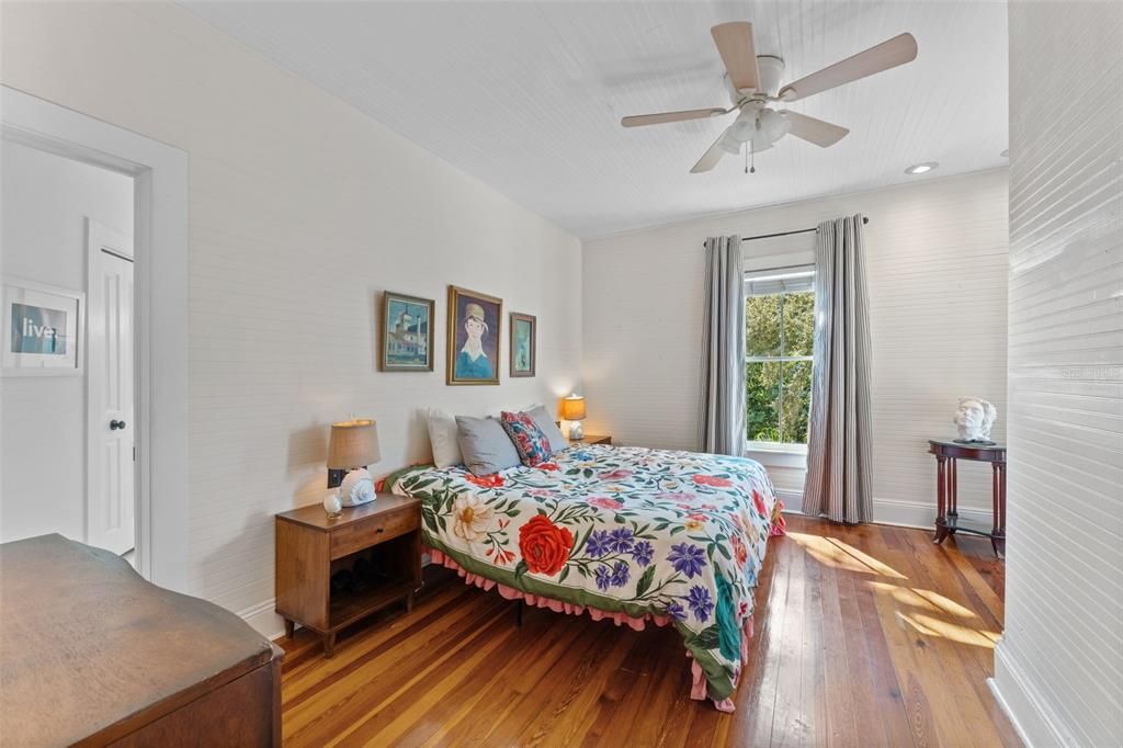 For Sale: $1,675,000 (4 beds, 3 baths, 2160 Square Feet)