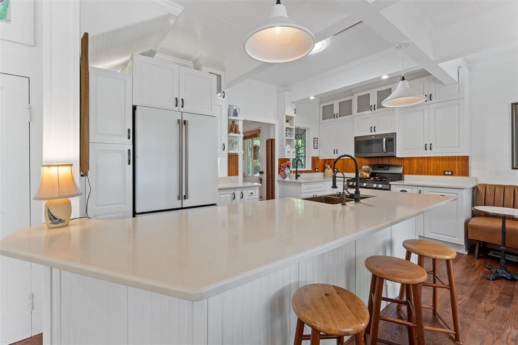 For Sale: $1,675,000 (4 beds, 3 baths, 2160 Square Feet)